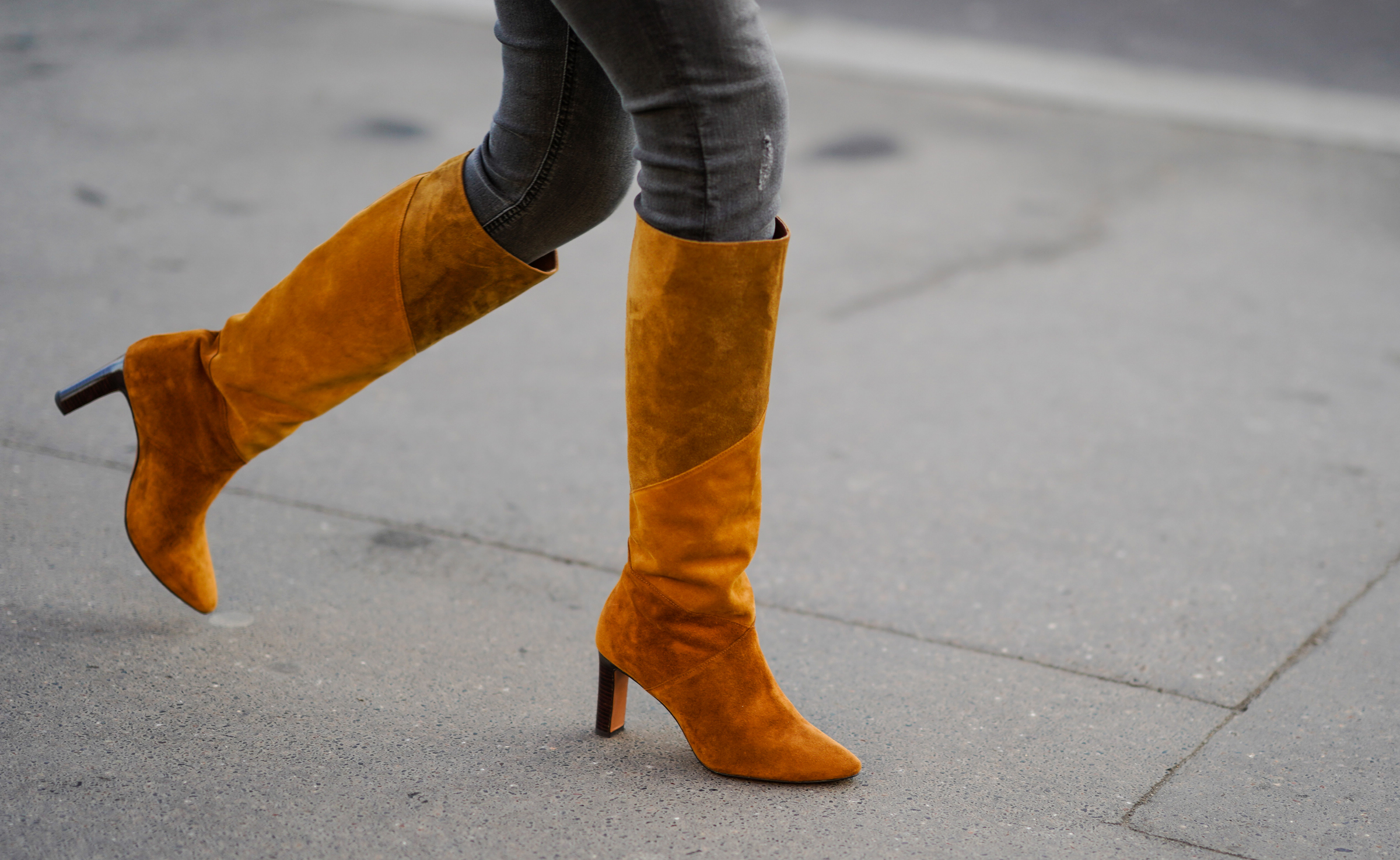 Starkes Doppel: Diese 5 Trend-Schuhe passen im Herbst perfekt zu Jeans