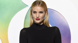 Rosie Huntington-Whiteleys Lieblings-Mantel von Totême ist im Herbst 2021 ein mega Modetrend