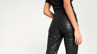 Ein Modetrend, der mal nicht von H&M kommt: Diese Lederhose von Edited brauchen wir im Herbst 2021