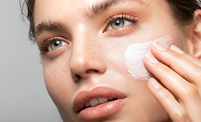 Besser als Botox: Diese Anti-Aging-Creme soll Falten in nur 5 Minuten verschwinden lassen!